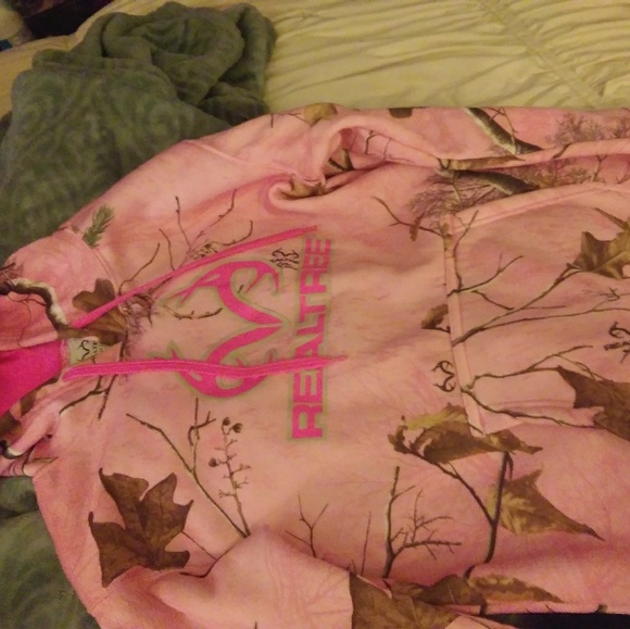 RealTree hoodie - Picture 2 of 2